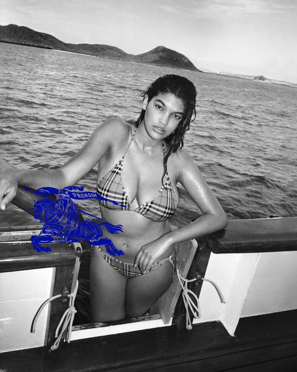 Burberry tweet media