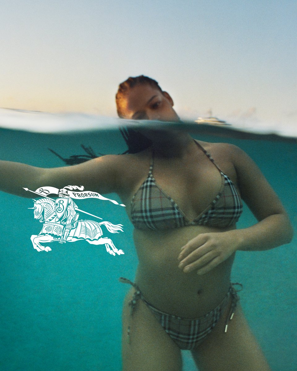 Burberry tweet media