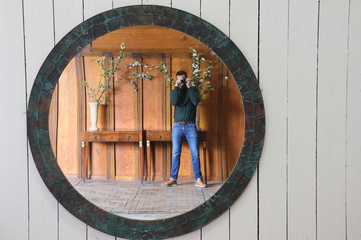 BrownriggUK's tweet photo. Very Large 20th Century Round Copper Mirror
https://t.co/oDGpcHq9c1
#coppermirror #antiquemirror #roundmirror #decorativeantiques #homedecor #design https://t.co/TRlgXWKlMr