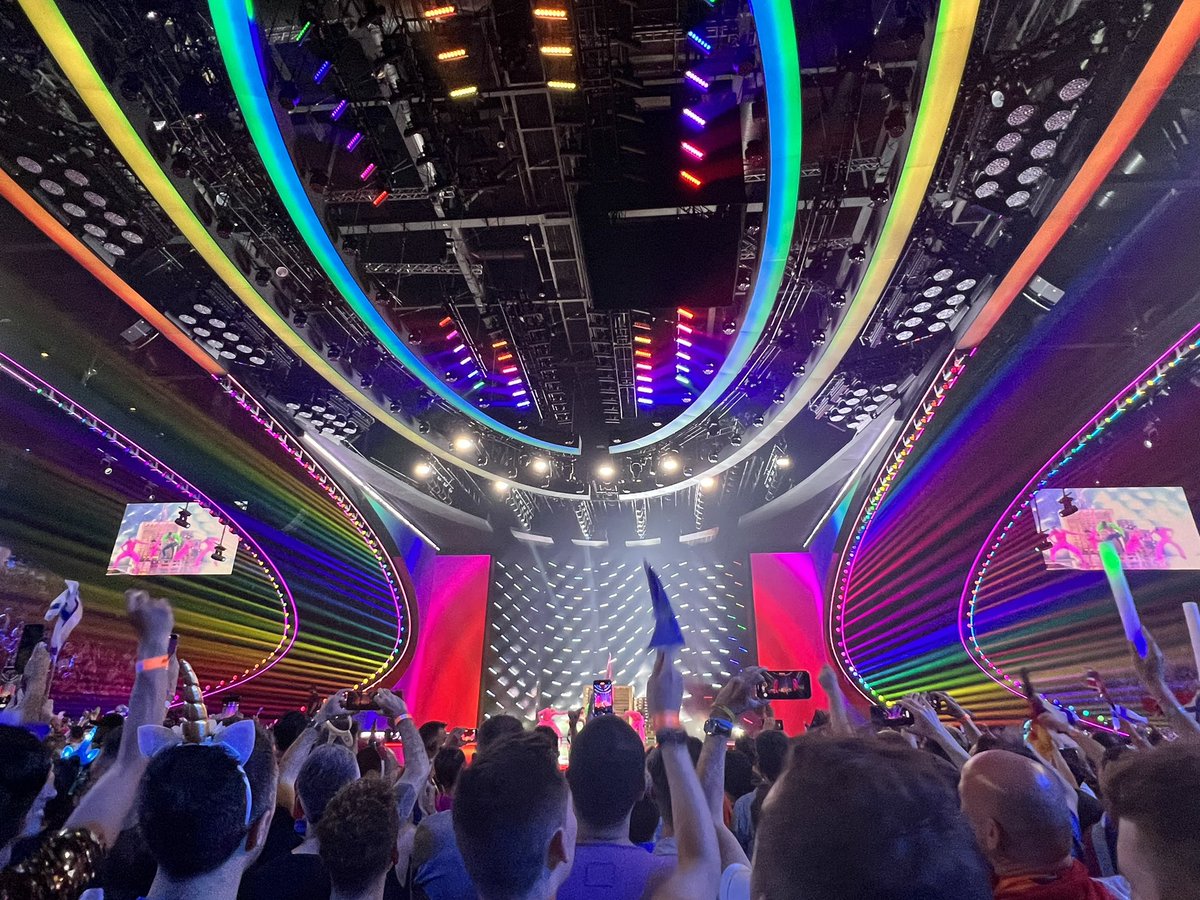 KatePichowicz's tweet photo. A bucket list moment last night going to #Eurovision  SF1.

What an amazing evening! 🇺🇦🇬🇧 https://t.co/QhxAVnBUZa