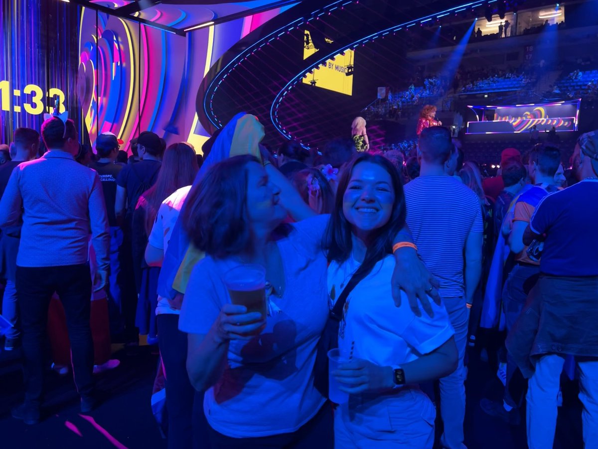 KatePichowicz's tweet photo. A bucket list moment last night going to #Eurovision  SF1.

What an amazing evening! 🇺🇦🇬🇧 https://t.co/QhxAVnBUZa