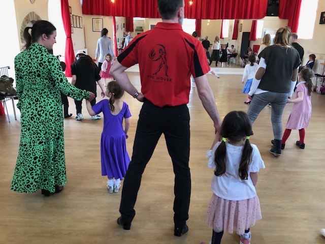 FireHouseDance's tweet photo. Our fantastic Mini-Movers (and their fab-u-lous) partners having a great time at class yesterday learning a Swing! 
#firehousefamily https://t.co/Q7XRWMR5Qz