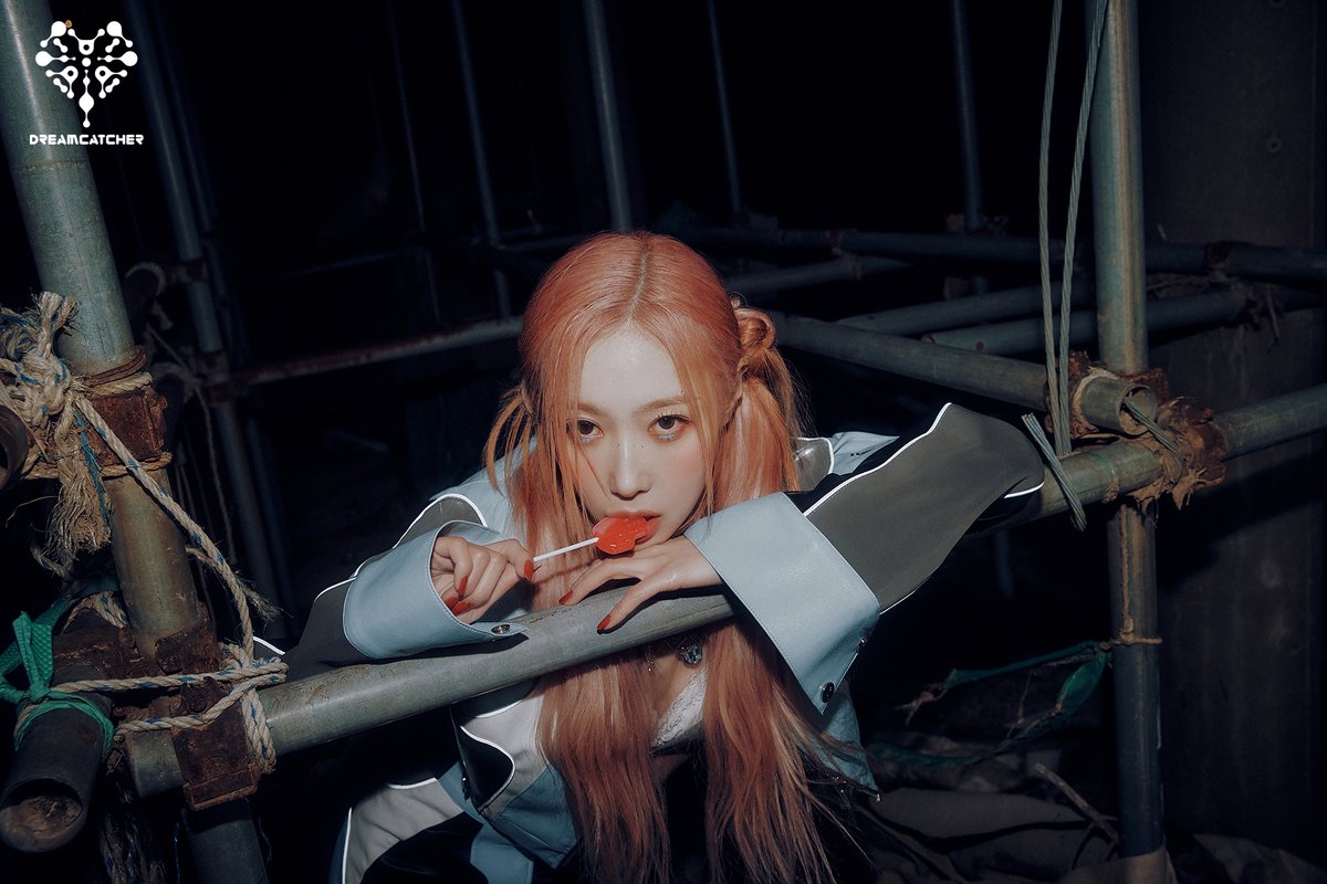 Dreamcatcher(드림캐쳐) 8th Mini Album [Apocalypse : From us] Teaser Image #03

2023. 05. 24 PM 18:00 (KST)

#드림캐쳐 #Dreamcatcher #한동 #HANDONG
#8th_Mini_Album #Apocalypse #From_us
#BONVOYAGE