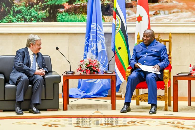 Claudenshim's tweet photo. #Highlights
#11thROMSummit
#Burundi President HE Évariste #Ndayishimiye 🇧🇮 received in audience the #UN Secretary General @antonioguterres 🇺🇳 at @NtareHouse https://t.co/uaHmdJ7aDI