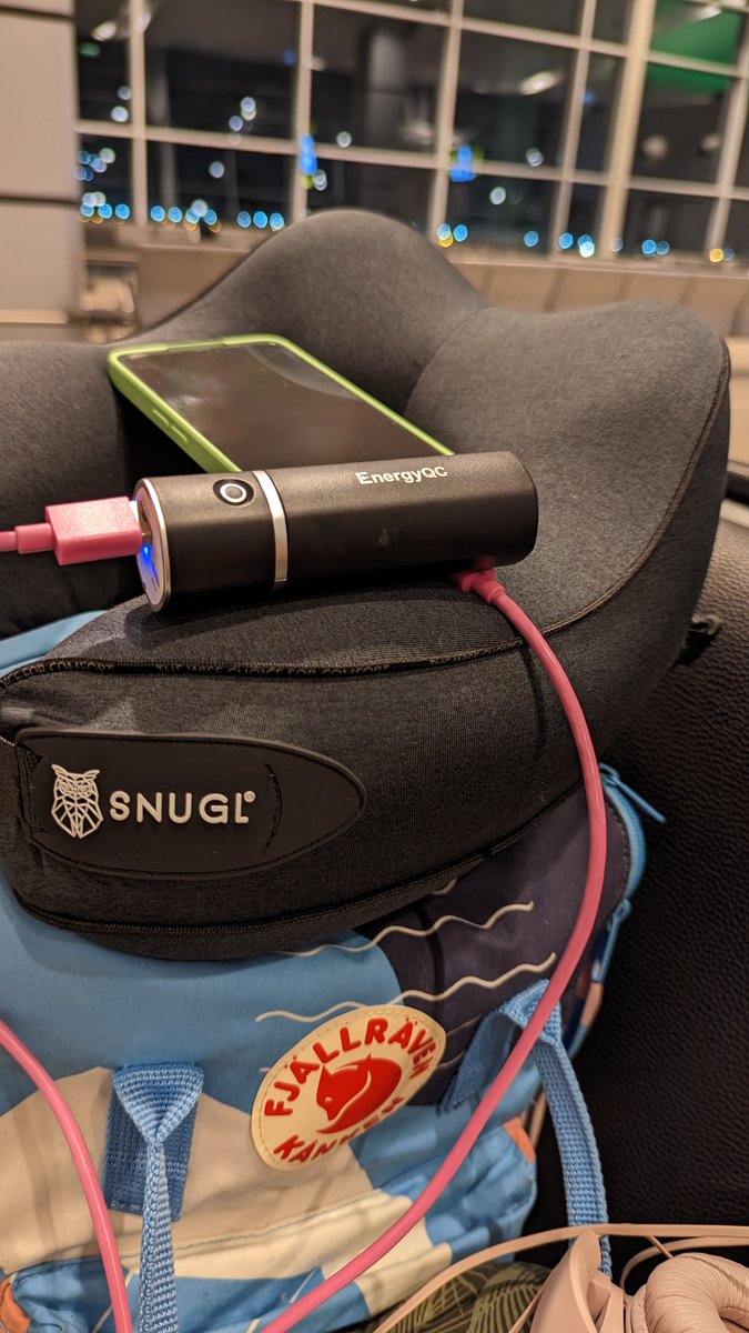 Shells_Travels's tweet photo. @pip_says My Snugl travel pillow. Never travel without it. I've tried so many and spent a fortune over the years but this suits me best :) https://t.co/wH1jvpBnY5