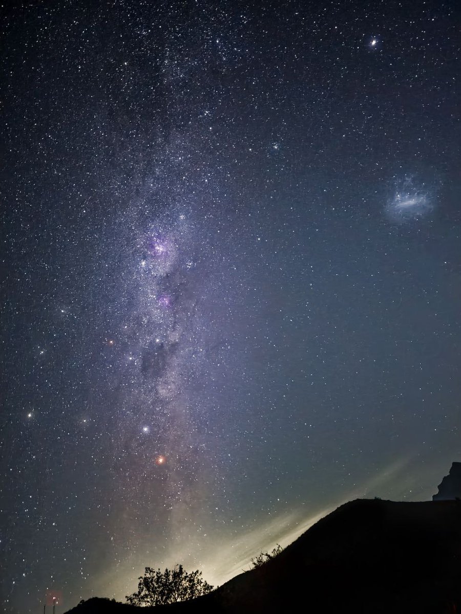 smartphone_astr's tweet image. By our member Cristian ⭐ #southern_cross, and the #centaurus region.
#Samsung S23 Ultra - Expert RAW ISO 800 7 min WB Auto Main lens 🎨 RAW dev. in #lightroom. #milkyway #smartphone_astrophotography #mobilephotography #Astrophotography #Space #stargazing #nightskyphotography