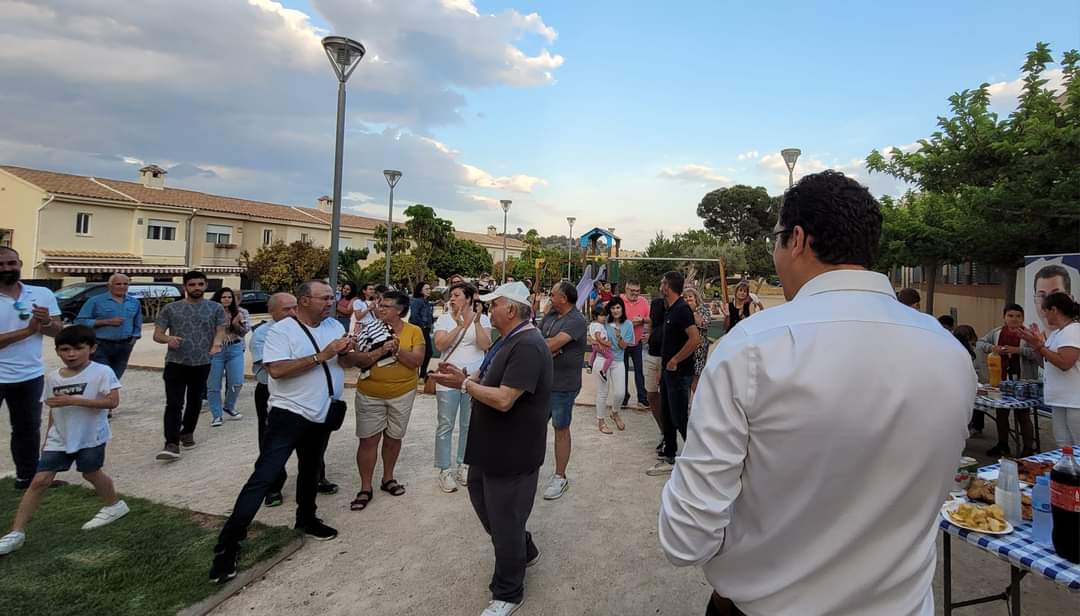pp_polop's tweet photo. Éxito de participación en la MESA INFORMATIVA organizada ayer en la zona de LA TEULERIA 👥

@susmozas @JosRamn58571137 @sergioPastores @alicantepp @ppcv

#ACTIVAPOLOP #PREPARADOSPARAELCAMBIO #Polop #Xirles #LaAlberca #PAU1 https://t.co/q2yU4GPcVz