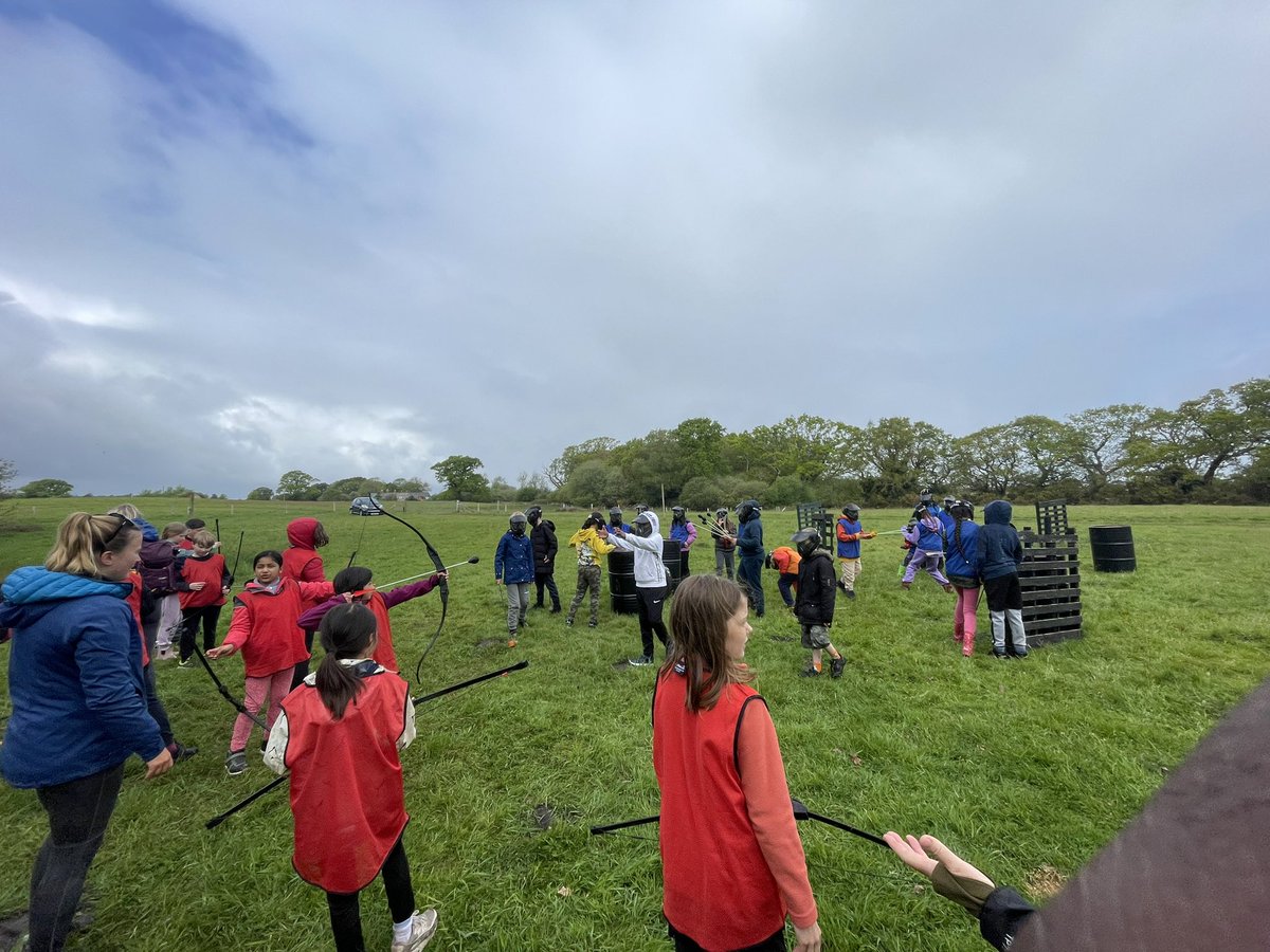 MrFielding2's tweet photo. Channelling our inner Robin Hood!! #Legolas #TagArchery #AimAndShoot https://t.co/bMdTzQsOoR