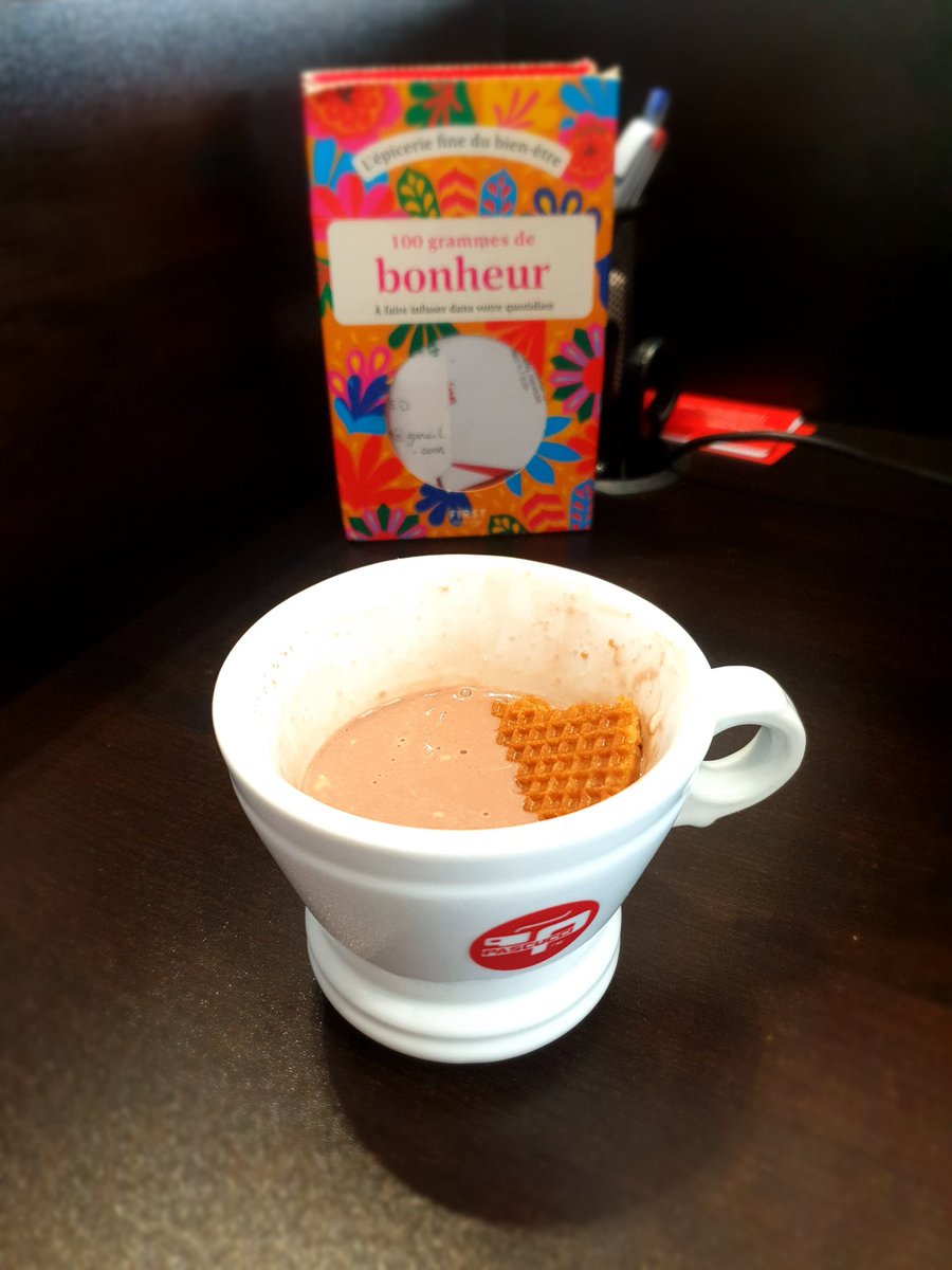 Never imagined being a "dipper" then I met stroopwafels ❤

Merci Dédé 🥰