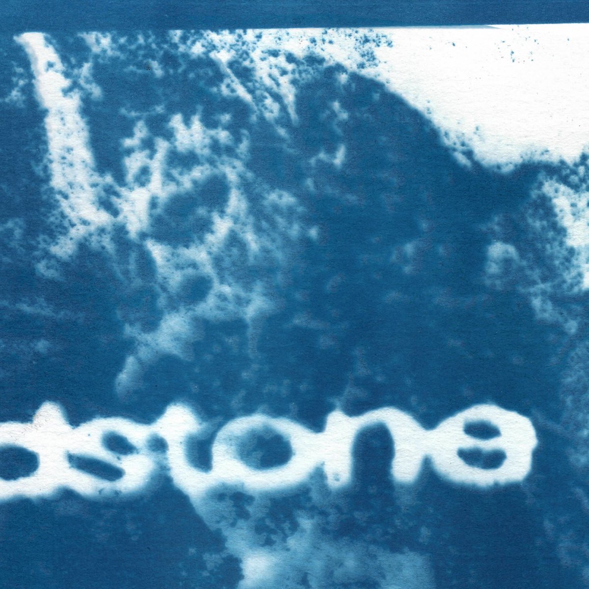 sim_cns's tweet photo. HEADSTONE + A WALK IN SCOTLAND — CYANOTYPE VERSIONS

la technique est trop lourde je kiffe trop le rendu 🔵 https://t.co/G3plGUHi6d