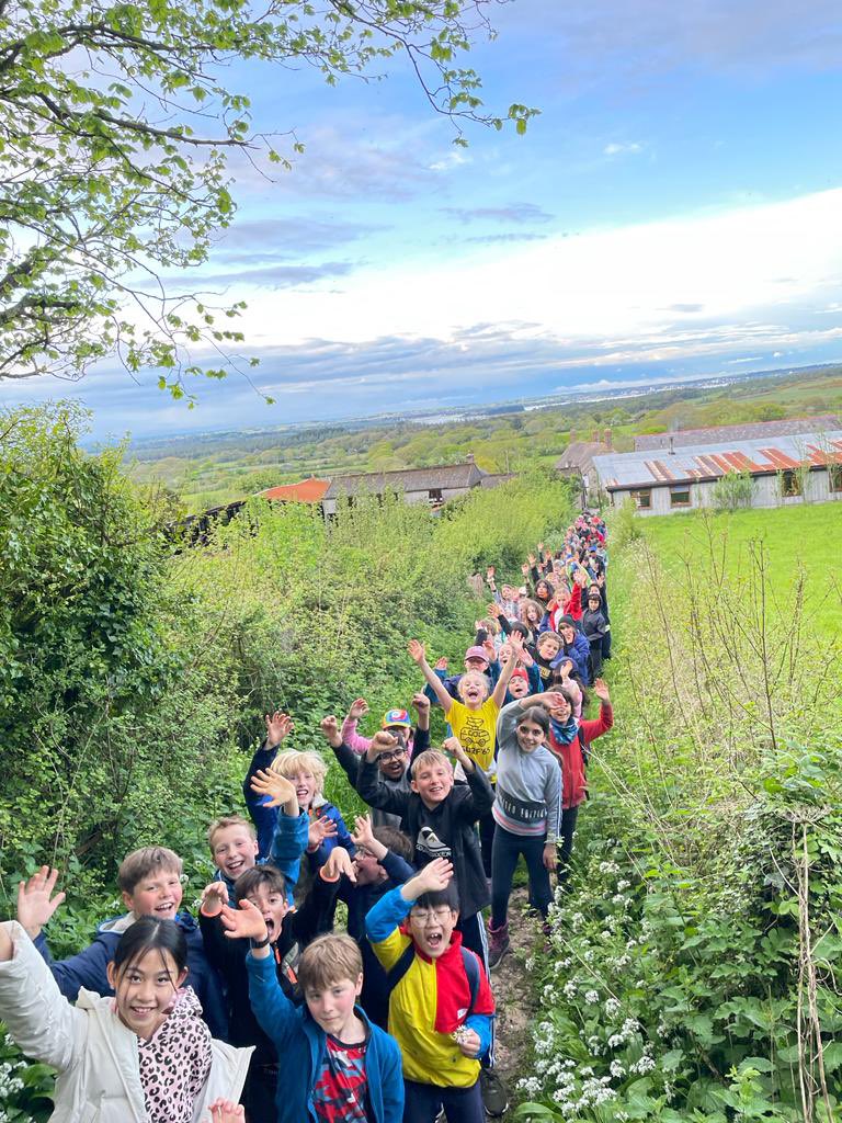 HTPDSchool's tweet photo. Year 5 are having a wonderful time in Dorset! #heaveninthemoment #zestforlearning https://t.co/W7imKD2oii