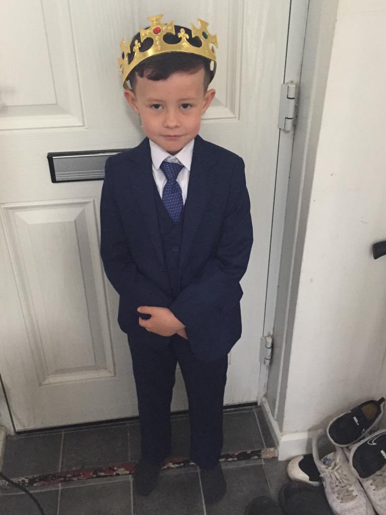 Sarahbird40's tweet photo. @RayRb1974  our king Jackson xx👑👑 https://t.co/9a0aGmqCta