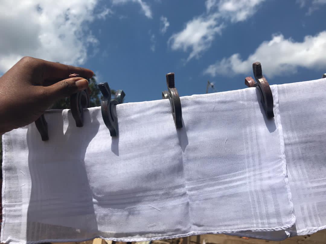 EcoBrixs's tweet photo. PRODUCTS - ECO PEGS:
A dozen weighs 8g and they're made out of #recycledplastics.
They're available in different #colors & can serve multi-purpose.
Eco #Pegs are strong & fasten hangup clothes on #Clothline & seal open #bags @KinyaraSugarLtd #recycling #circulareconomy #ecobrixs https://t.co/tKnroLoWYS