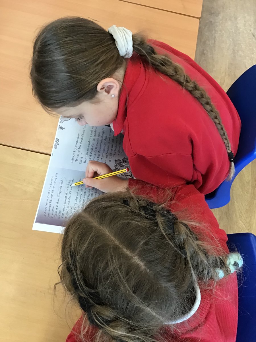 Text interrogation.
We circled words and phrases from the text that described the Thurlstone in Oliver and the Seawigs.
<a href="/clpe1/">CLPE</a> #harrowgateacademy #harrowgateenglish