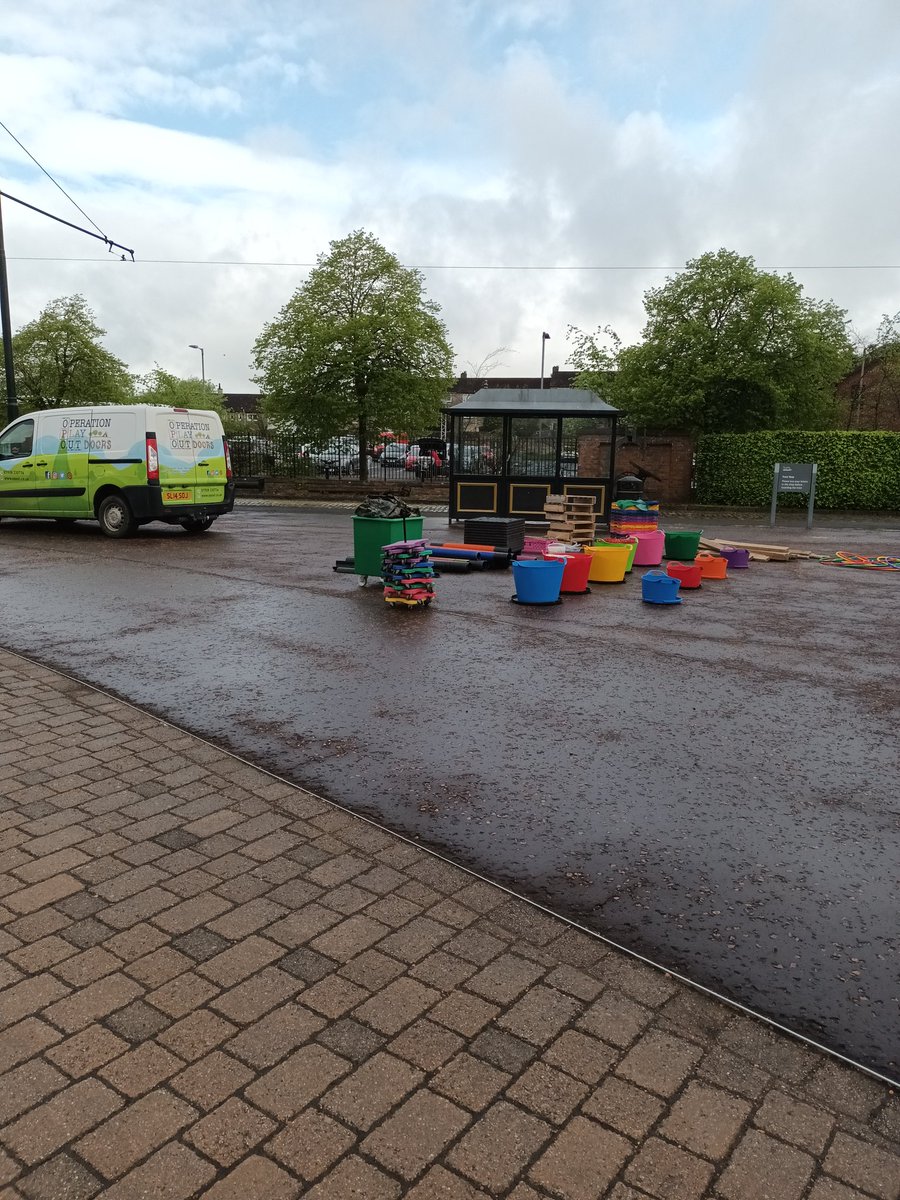 We are all set up at summerlee.  Come along and join in the fun. We are here from 10am till 2pm.
#cheerforchildminding @EarlyYearsNLC #Northlanarkshire