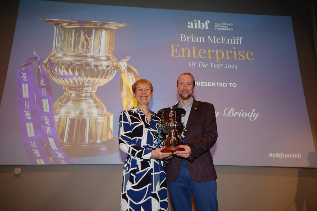 Congrats to Briody Bedding - winners of the 'Brian McEniff Enterprise of the Year' - David Briody of Briody Beds receiving the award from Briga Hynes.

#aibfsummit #businessallstars