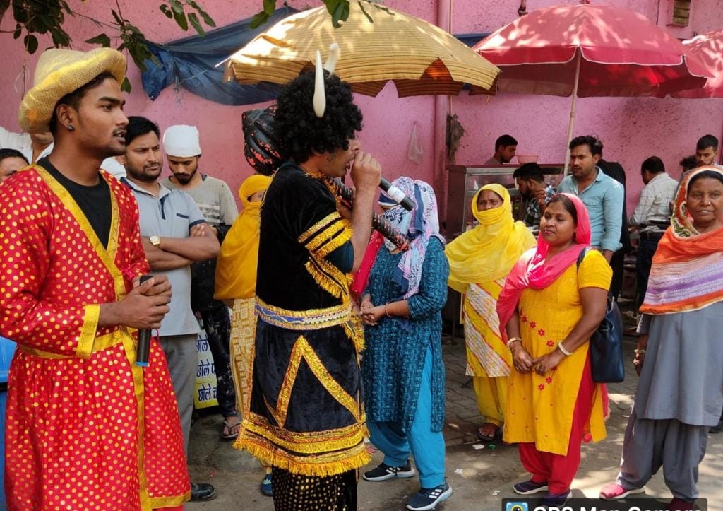 tweetndmc's tweet photo. Public Health Department of #NDMC organized Nukkad Natak to create awareness among the public regarding segregated waste & #SwachhSurvekshan2023 at Palika Bhawan Market, Khan Market & Hanuman Mandir Complex, New Delhi.
#BanonSingleUsePlastic
#GarbageFreeCities
#IndiaVsGarbage https://t.co/wmBlfTB71x