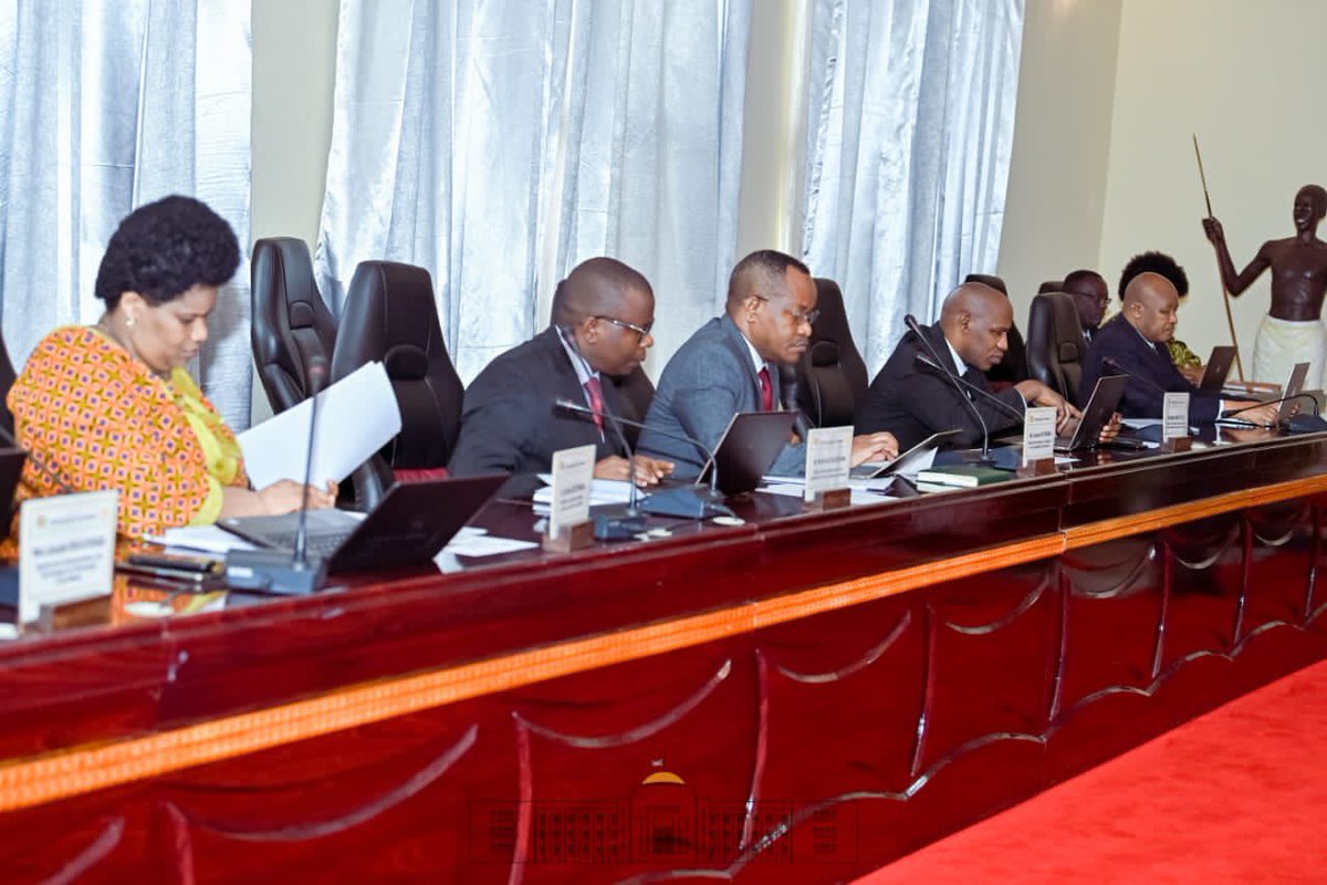 Ntare Rushatsi House on Twitter "Burundi Au palais présidentiel de