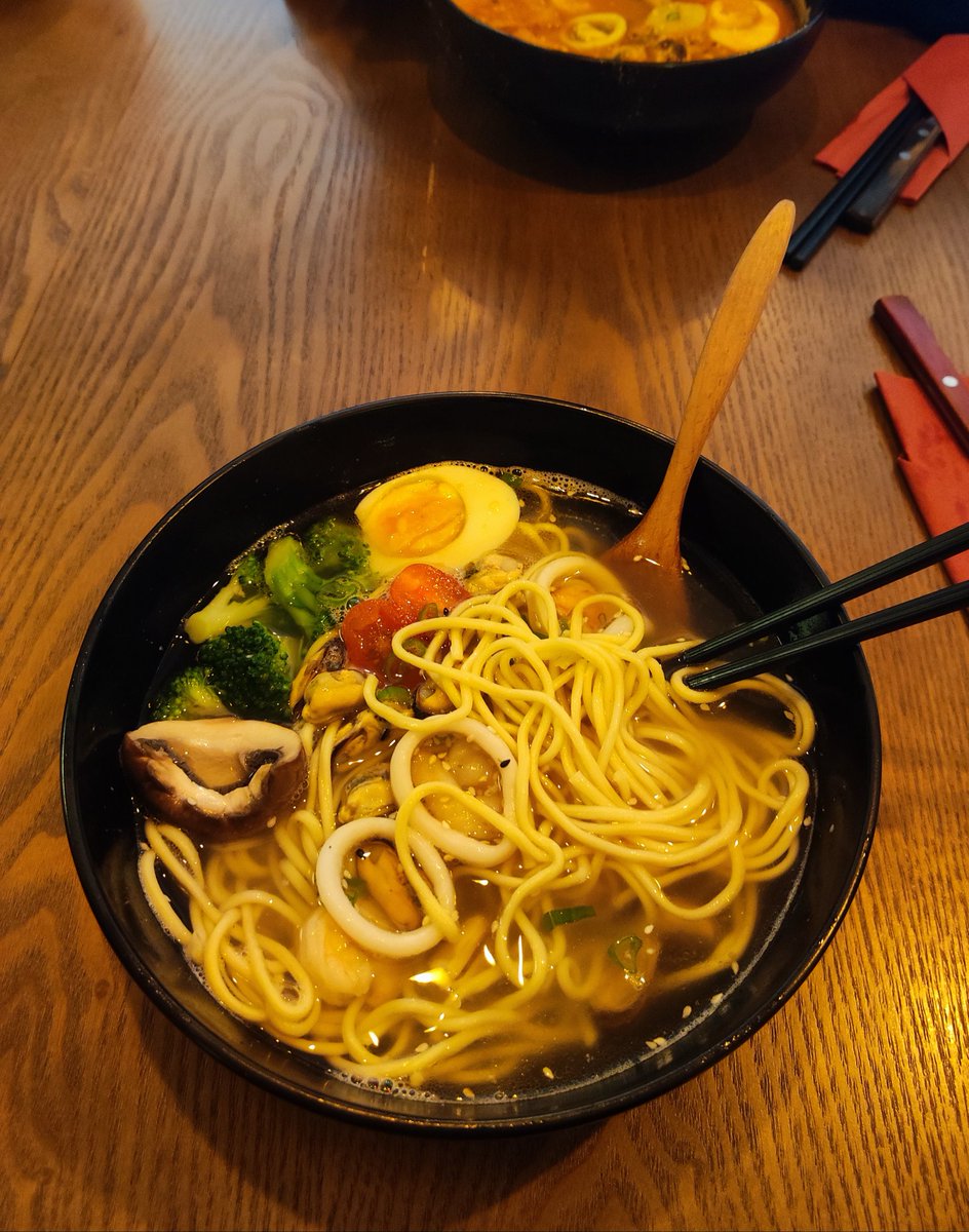 Gm guys! 👋🏼
What's your favourite type of ramen 🍜?