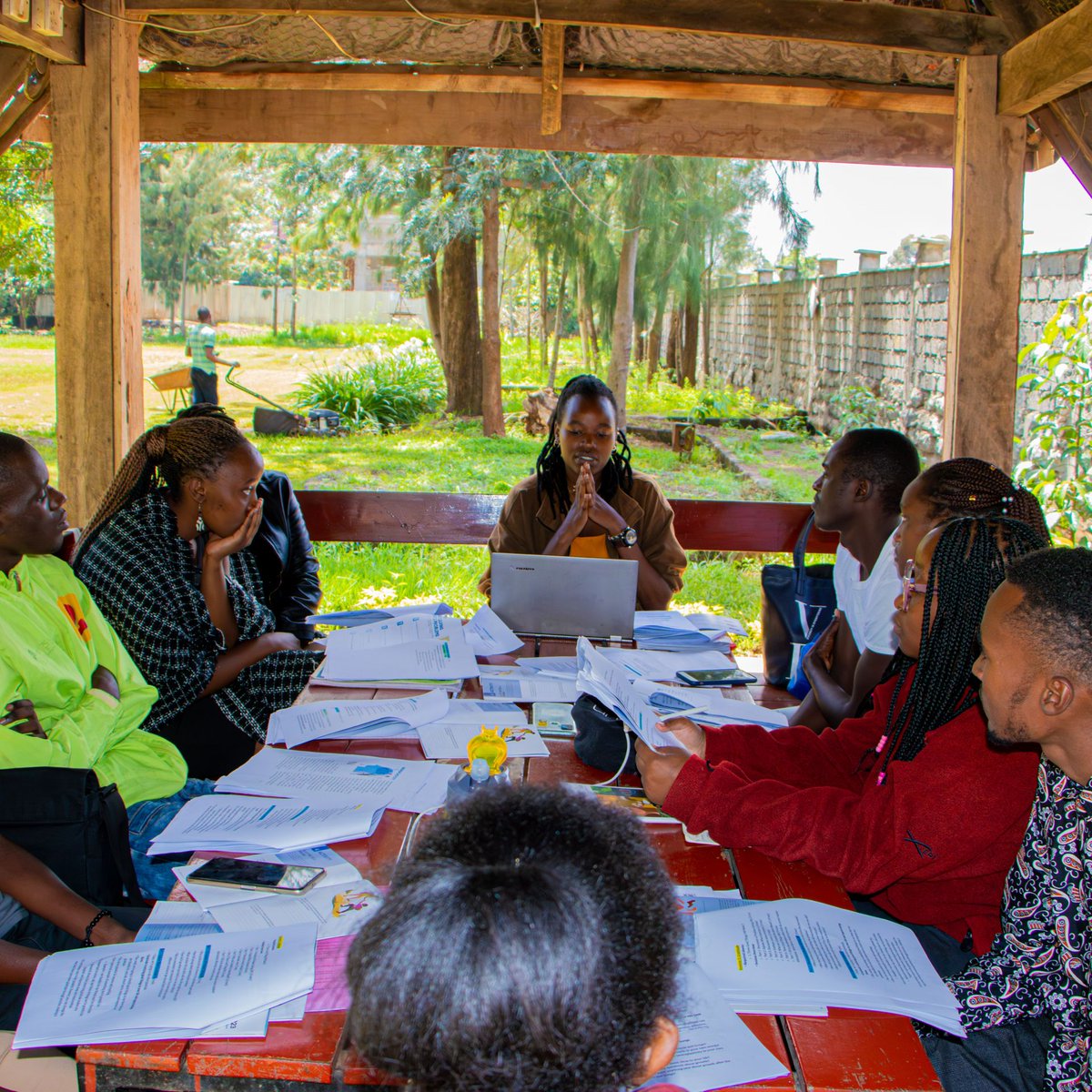 WeareShamiri's tweet photo. Last week we trained Shamiri fellows who will be delivering the Shamiri program in schools across Nairobi and Kiambu. This class of fellows will be a vital part of our team as we gear up to reach 25,000 students by the end of the year ๐.
#shamiri #shamiriprogram #shamirifellow https://t.co/GhuxQqo52E