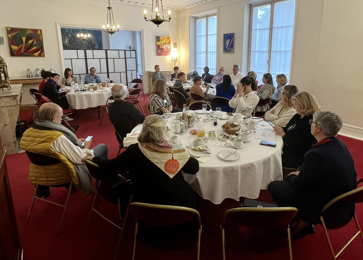 Huguette_Tiegna's tweet photo. J'ai eu le plaisir d'organiser une rencontre entre députés &amp; professionnels du secteur sur la #santémentale des enfants et adolescents. Un temps d'échange transpartisan et une discussion riche autour des besoins des acteurs et de la proposition de loi que j'ai déposée en janvier. https://t.co/4wie5jzpYb