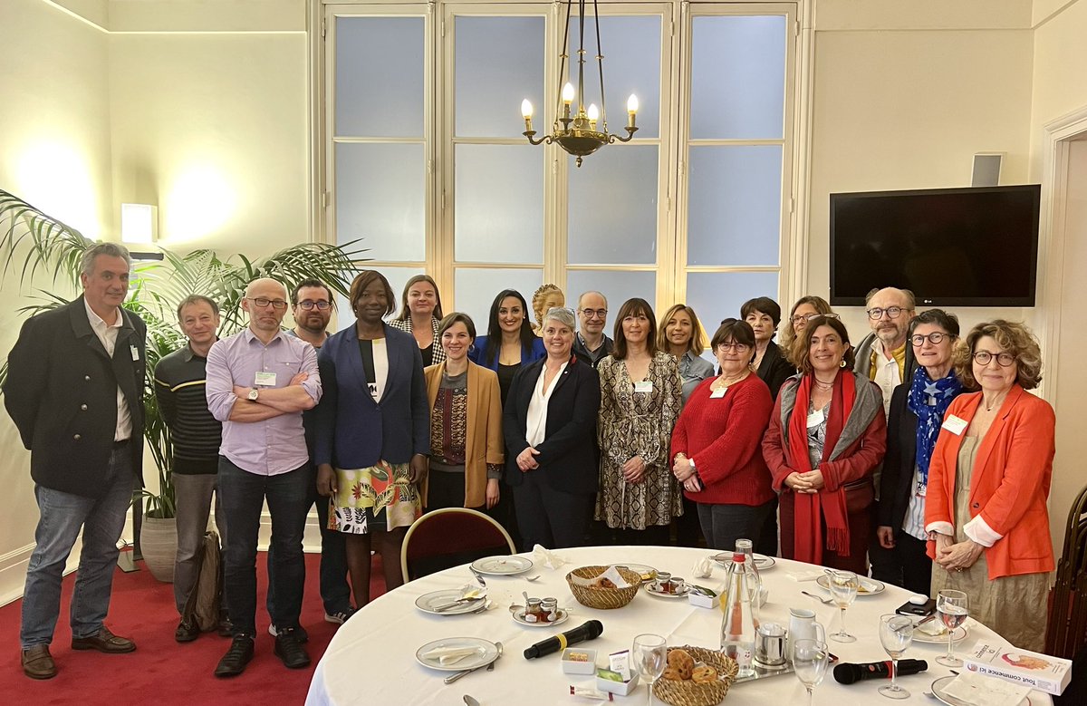 Huguette_Tiegna's tweet photo. J'ai eu le plaisir d'organiser une rencontre entre députés &amp; professionnels du secteur sur la #santémentale des enfants et adolescents. Un temps d'échange transpartisan et une discussion riche autour des besoins des acteurs et de la proposition de loi que j'ai déposée en janvier. https://t.co/4wie5jzpYb