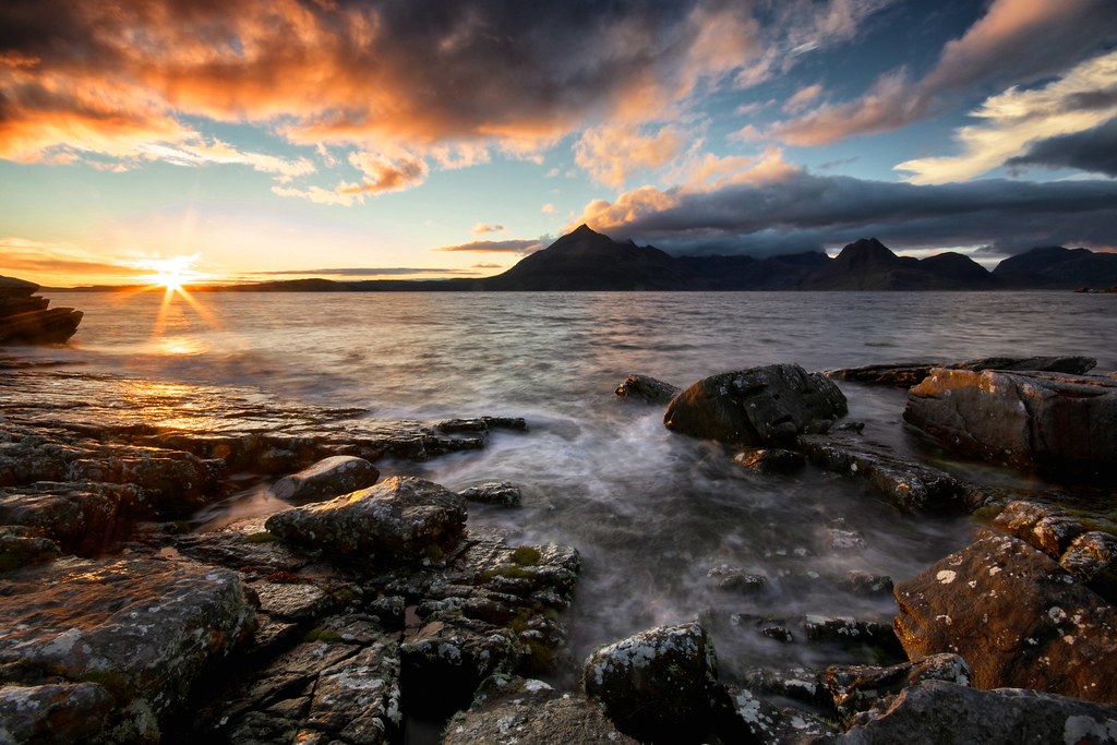 tripplannermama's tweet photo. The Cuillins from Elgol https://t.co/tRS6onNwGO #Scotland #photography #seascape https://t.co/2pMyz0w03I