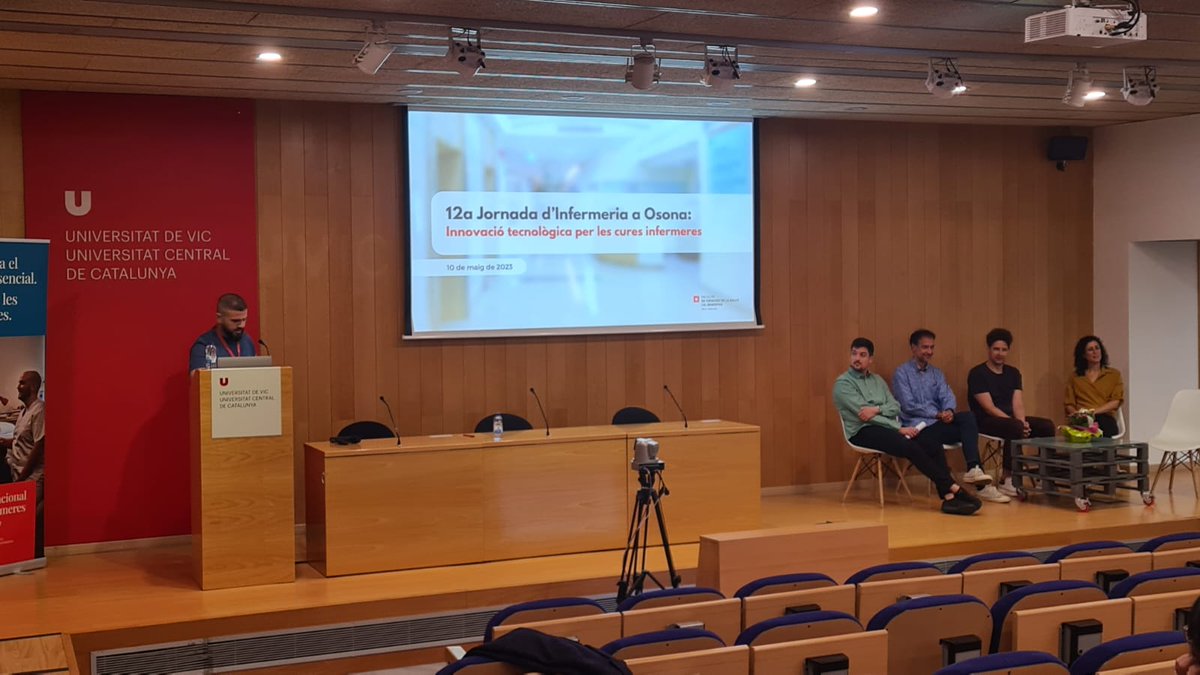 💬 Taula rodona sobre experiències assistencials innovadores a la 12a Jornada d’Infermeria a #Osona pel #diadelesinfermeres. 
Coneixem els projectes Simoons (<a href="/vallhebron/">Vall d'Hebron</a>), UCIs multisensorials (<a href="/hbellvitge/">Hospital Universitari Bellvitge | HUB</a>) i @entulugar_org, @mindfulplay_eu i #revivr (@delaguilapro)
