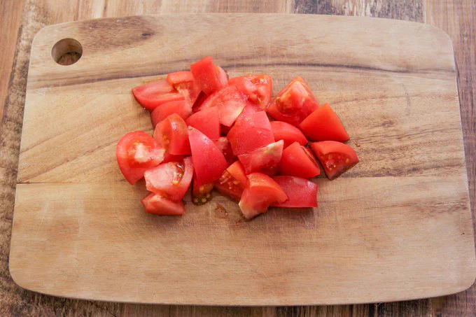 さっぱりしたものが食べたいときにもぴったりそう！トマトで作る、簡単でお手軽な「ナムル」のレシピ！