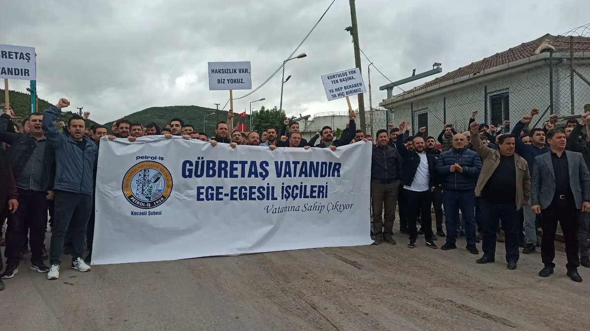 petroliskocaeli's tweet photo. Bu sabah şubemizin örgütlü olduğu Adapazarı’nda faaliyet gösteren Ege Kimya, Ege Sil Kimya ile Derince’de faaliyet gösteren Shell işyerinde çalışan üyelerimiz Gübretaşlı arkadaşlarımızı yalnız bırakmayarak verilen emek mücadelesinde büyük bir dayanışma örneği sergilediler. https://t.co/5LFHhBCEZz