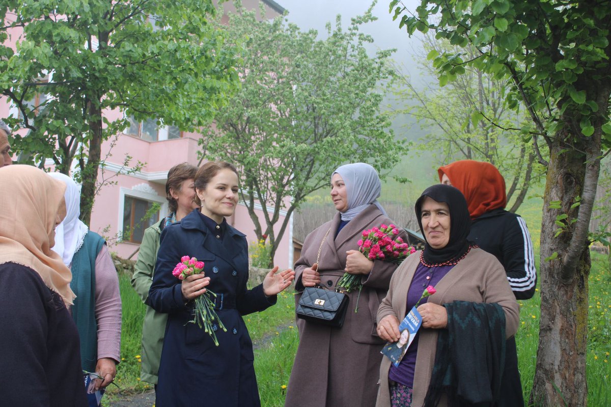 📍Düzköy

Zeleha Mahallesi’nde  esnaf ve vatandaşlarımızla bir araya geldik. ☺️