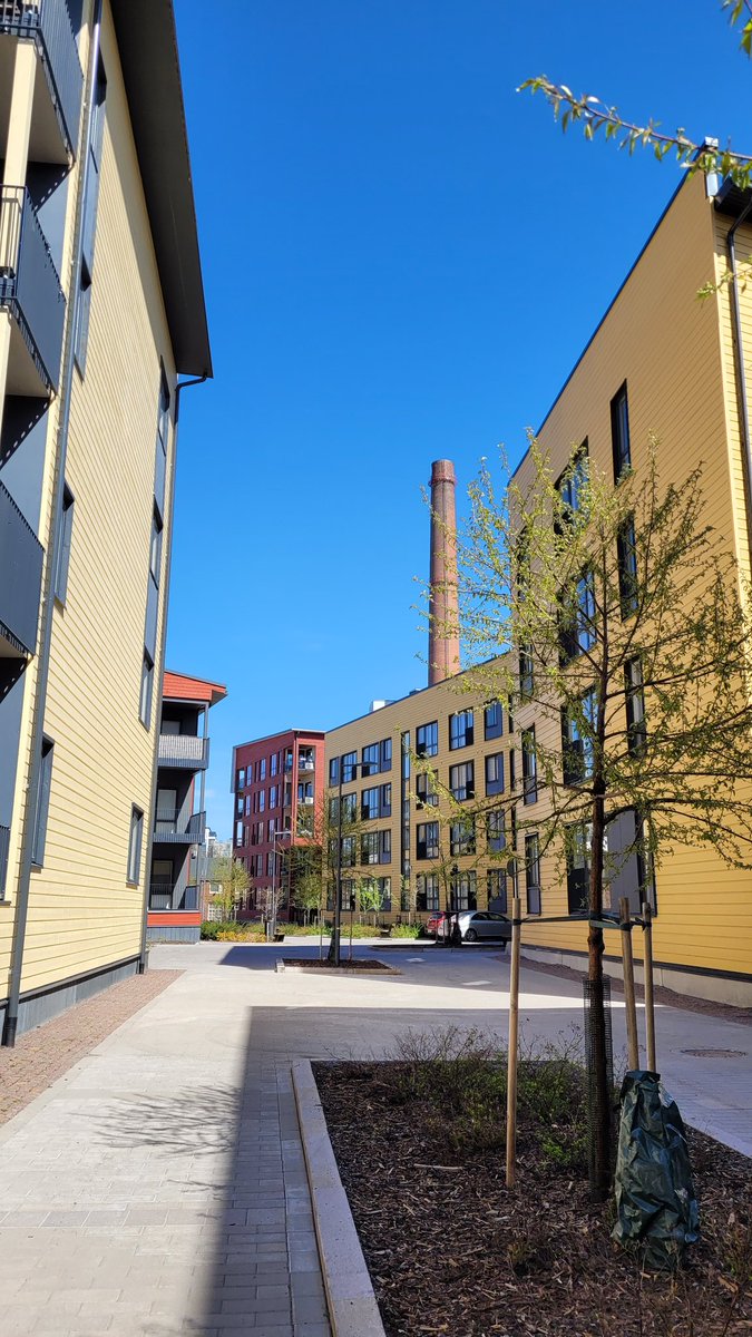 Päättäjien metsäakatemian <a href="/MetsaAkatemia/">Päättäjien Metsäakatemia</a> kurssi 53 tutustuu puukerrostaloalueeseen Linnanfältin alueella Turussa. Kivannäköisiä taloja🙂