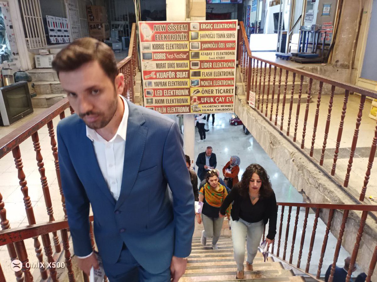 DemPartiTusba's tweet photo. #YesilSolParti İl Eş Sözcümüz #GönülUZUNAY
HDP İl Eş Başkanı #HandanKARAKOYUN
Mv. adayımız #TaylanERTAŞ
Van BB. BLD. Eş Bşk. #MustafaAVCI
HDP, DBP ve Yeşil Sol Parti İpekyolu örgütlerimizle Beşyol esnaflarını ziyaret ettik.
VAN BÜYÜK FİNAL MİTİNGİNE HAZIR! https://t.co/k3Y5r37w1f
