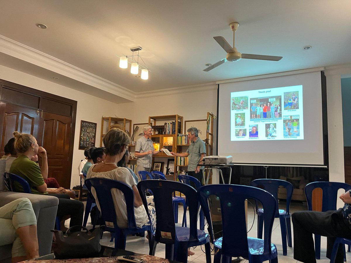 Prof Walter Federle gave a fascinating talk yesterday at the Brunei Nature Society about his work on insect-plant interactions in Brunei! Huge thanks to Prof Ulmar Grafe, Universiti Brunei Darussalam, for the invitation!!