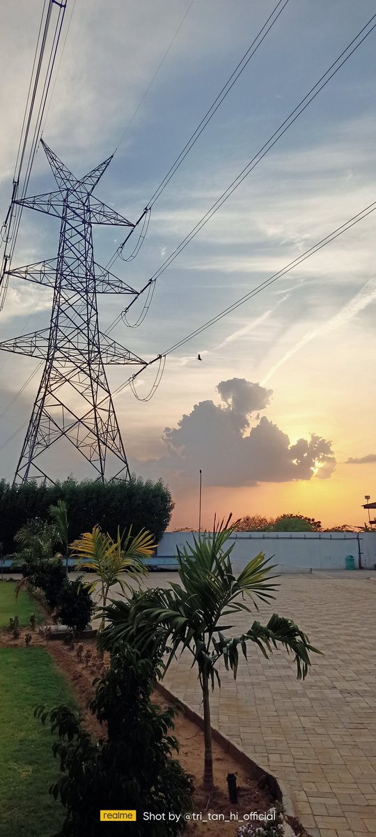 Rayofho72707016's tweet photo. #naturelover evening beautiful view 📸 @LesleyannIrvin1 @shamakuri @Christi45624726 @NotBadForHerAge @MaryaskyfullofM @OdenbachWitt @juju521 @HillsToClimb @Daaeismyname @Camgart @brenda_lakeland @ClaudiaMelissen @jeannette_zust @LoveSongs4Peace @sunny6691861372 https://t.co/UTjR3D71XE