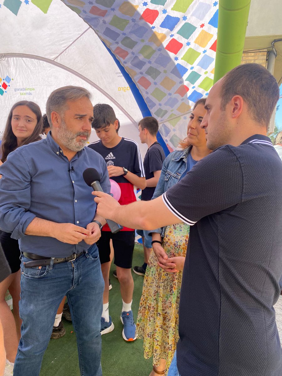 Granada_Limpia's tweet photo. 🎥 Participamos en #DirectosEnRedGD, de @granadadigital, donde @jacobocalvo , concejal de Medio Ambiente y @RaquelRuz1 , concejala del @aytogr están charlando sobre economía circular y reciclaje. https://t.co/qP4ogQZ0JO
