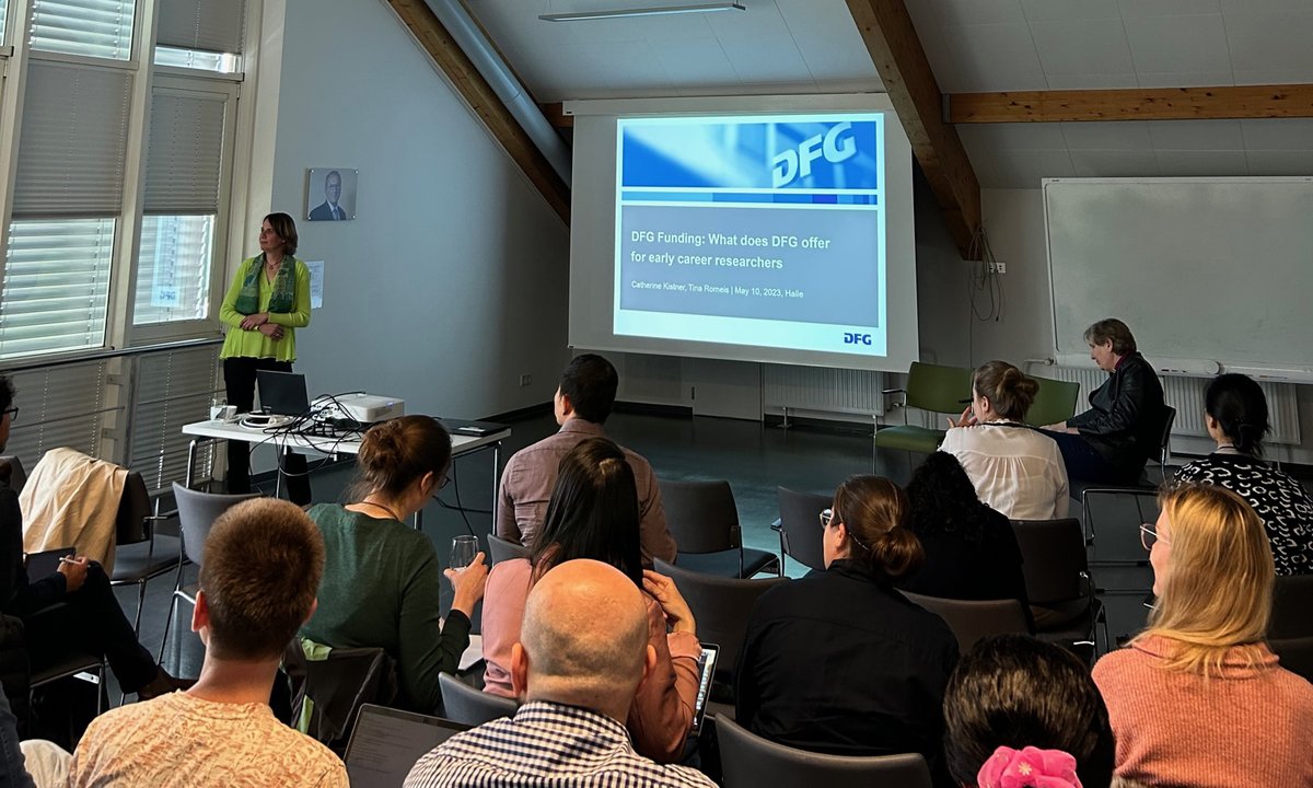 Debora Gasperini (@gasperinilab) on Twitter photo Incredibly helpful overview by Dr.Kistner on <a href="/dfg_public/">DFG public | @dfg_public@wisskomm.social</a> funding opportunities in Germany at the ECR career symposium on 🌱Plant Science Research <a href="/IPB_Halle/">Leibniz Institute of Plant Biochemistry Halle</a> organized by <a href="/SaschaLaubinger/">Sascha Laubinger</a>
dfg.de/en/index.jsp Incredibly helpful overview by Dr.Kistner on <a href="/dfg_public/">DFG public | @dfg_public@wisskomm.social</a> funding opportunities in Germany at the ECR career symposium on 🌱Plant Science Research <a href="/IPB_Halle/">Leibniz Institute of Plant Biochemistry Halle</a> organized by <a href="/SaschaLaubinger/">Sascha Laubinger</a>
dfg.de/en/index.jsp