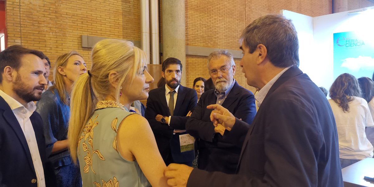 FeriaCiencia's tweet photo. 📢Inaugurada la #21FeriaCiencia con @Patricia_Pozo_, consejera de @EducaAnd; @LorenaGarridoS2, viceconsejera de @UniversidadAnd; @jabafe79, delegado de Juventud, Ciencia, Universidades y Cooperación al Desarrollo @Ayto_Sevilla. https://t.co/vKb9Yr7RXk