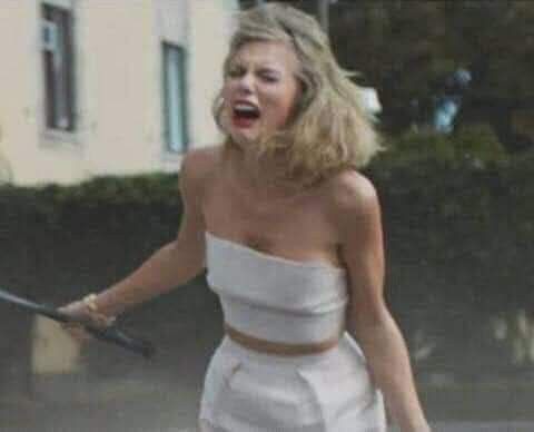 rhysevermore's tweet photo. Bom dia, a diva pop queria estar dormindo, mas infelizmente tenho que ir pra escola, mais um dia de luta https://t.co/GfgbXHkqsx