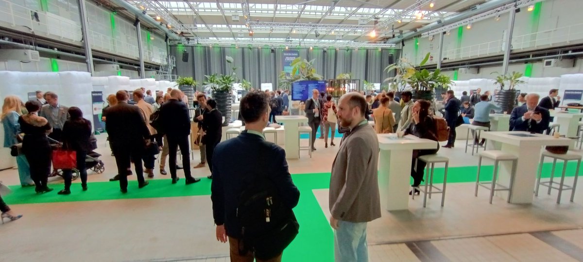 Bio_Markets's tweet photo. Meeting spaces are all in use already! Fantastic start to #WBM23 #bioeconomy #conference #WorldBioMarkets2023 #biorevolution #biobased https://t.co/DTpckjEydV
