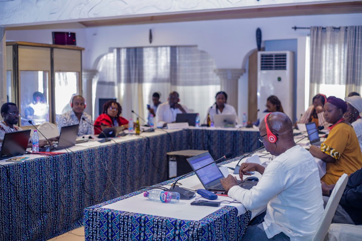 roaddh_wahrdn's tweet photo. Les coalitions et points focaux membres du Réseau Ouest Africain des Défenseurs des Droits Humains (ROADDH) se sont réunis les 12 et 13 Avril 2023 à Lomé pour préparer une campagne régionale contre les récits ciblant les DDH
#ROADDH #ATELIERPREPARATOIRE #DDH #campagneDDH #zivik https://t.co/6fBmztQNPZ