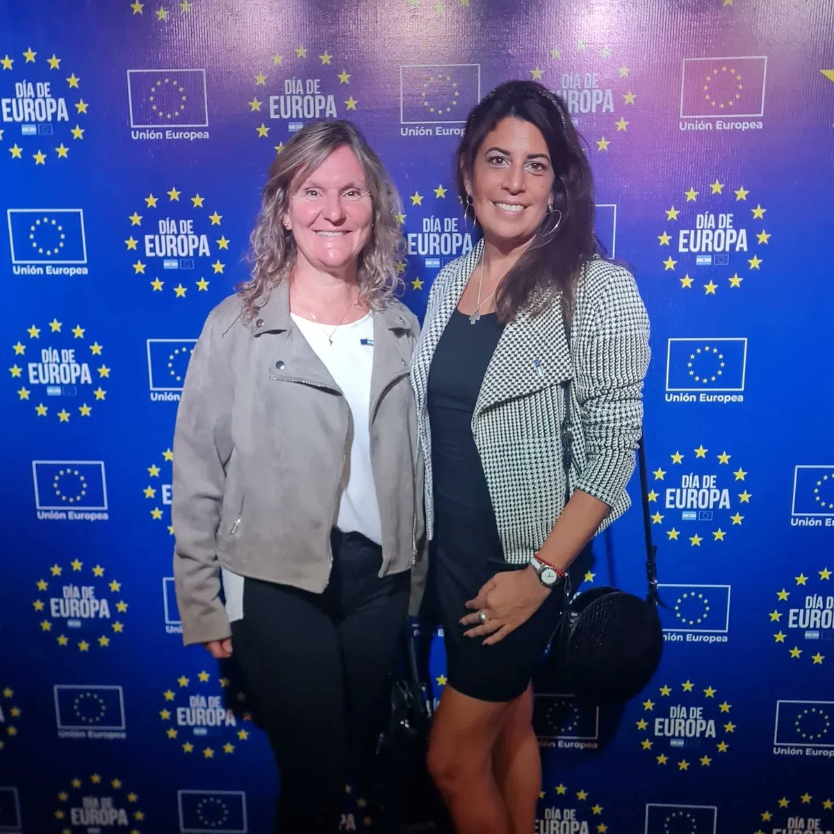 YCremasco's tweet photo. Excelente noche. #DiaDeEuropa 🇪🇺❤️
Gracias @UEenARG 
.
.
@AmadorSanchezUE 
@LucaPierantoniE 
@EcomayaProyecto https://t.co/sEbVpdcLWV