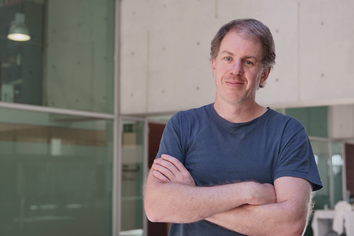 Congratulations to our very own <a href="/BenLehner/">Ben Lehner</a> for being elected a Fellow of the <a href="/royalsociety/">The Royal Society</a>, the UK's prestigious national academy of sciences. Ben has been recognised for his outstanding contributions to science made over almost two decades at the CRG crg.eu/en/news/ben-le…