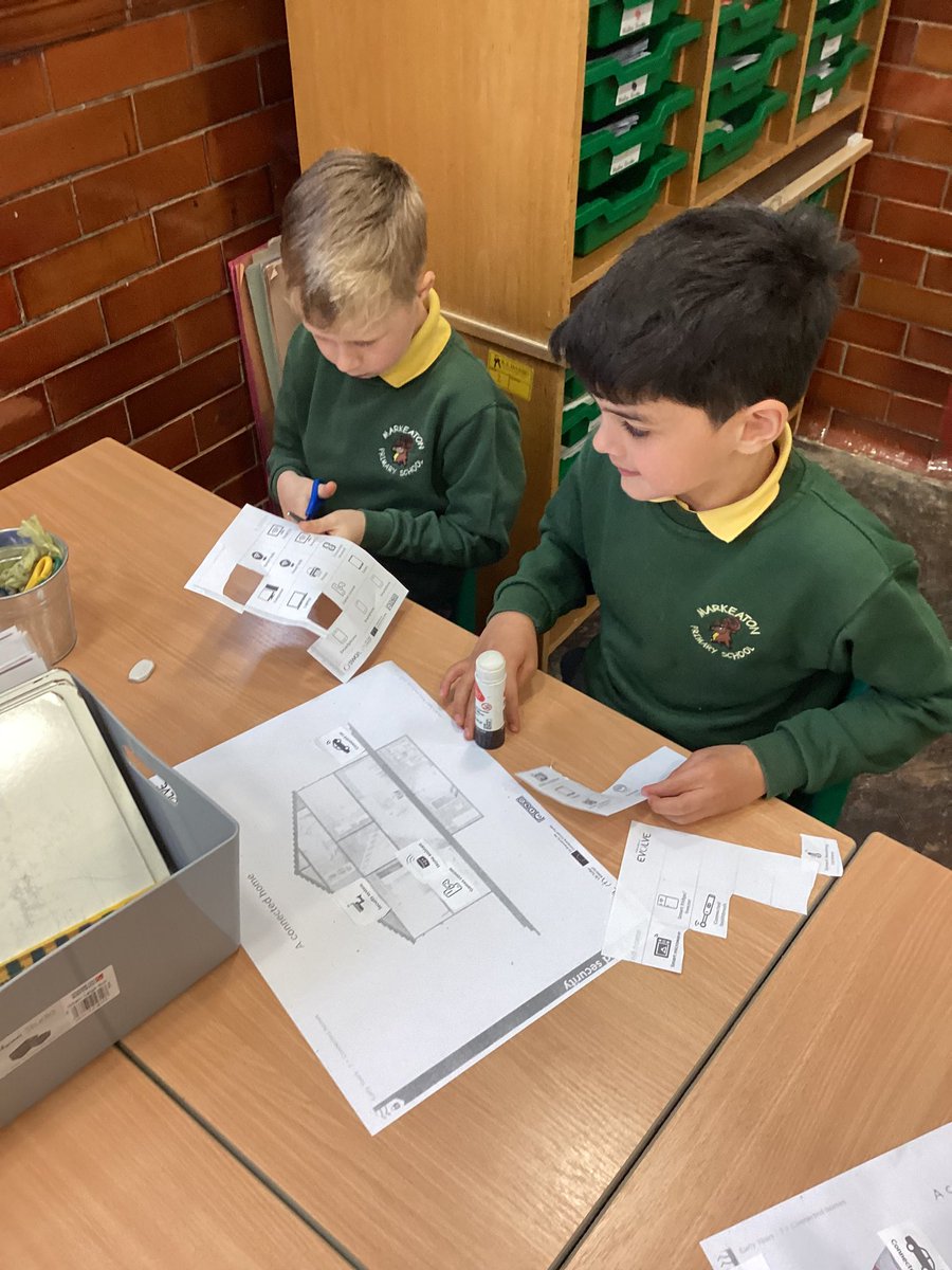 Year2Markeaton's tweet image. We are looking at what devices are ‘connected’ in the home. Do you know what a ‘connected device’ is? #MPSesafety #MPScomputing #MPSPSHE