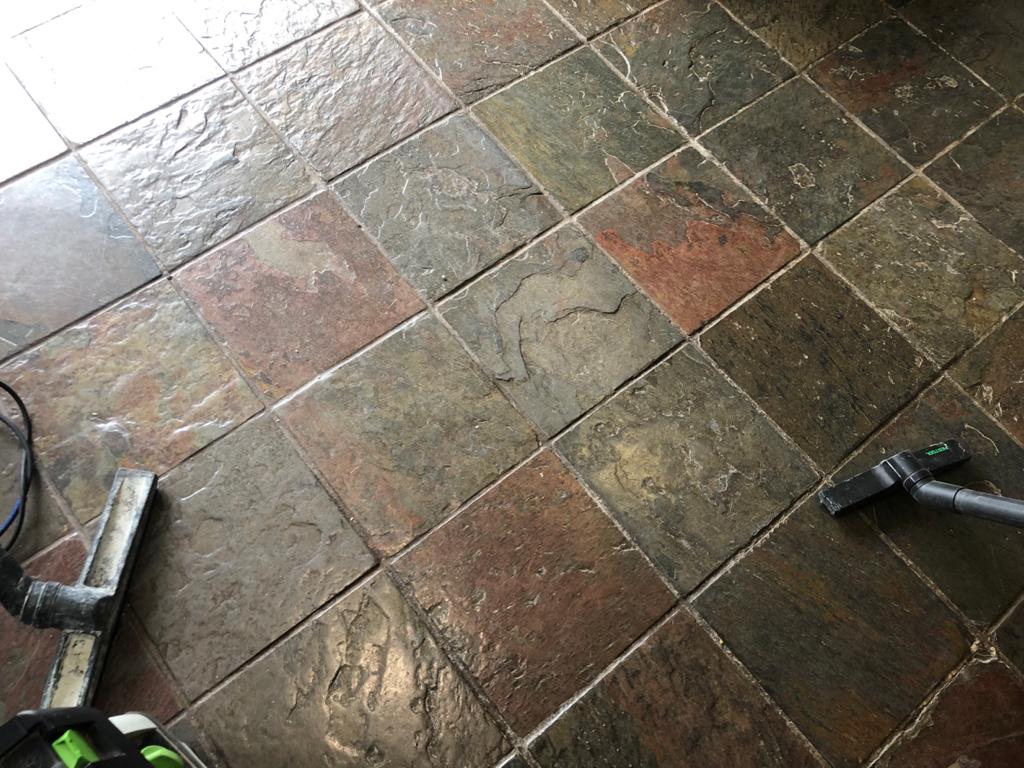 SilverLiningFC's tweet image. Say goodbye to grimy grout! Introducing Silver Lining Floor Care, your go-to experts for grout cleaning in London. We specialise in restoring shine to your tiles. Call us at [Phone Number] for incredible results! #SilverLiningFloorCare #GroutCleaning #London