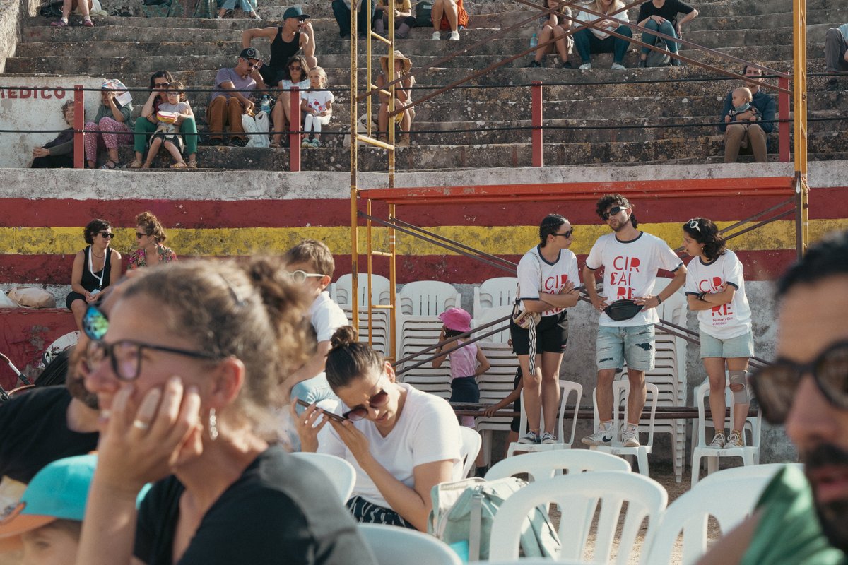 circaire's tweet image. Ens ajudau a superar-nos cada dia i a cada edició. Feis una feina increïble i gran part de l'èxit del festival és, sense cap dubte, gràcies a voltros.

Voluntaris i voluntàries ❤️✨.

#Gràcies #Voluntaris #Circaire #8aEdició