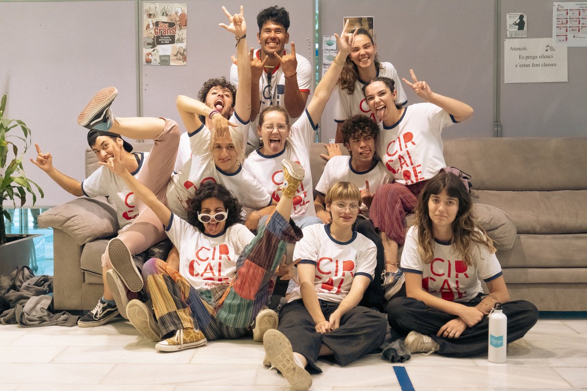 circaire's tweet image. Ens ajudau a superar-nos cada dia i a cada edició. Feis una feina increïble i gran part de l'èxit del festival és, sense cap dubte, gràcies a voltros.

Voluntaris i voluntàries ❤️✨.

#Gràcies #Voluntaris #Circaire #8aEdició