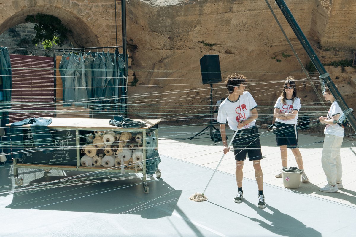 circaire's tweet image. Ens ajudau a superar-nos cada dia i a cada edició. Feis una feina increïble i gran part de l'èxit del festival és, sense cap dubte, gràcies a voltros.

Voluntaris i voluntàries ❤️✨.

#Gràcies #Voluntaris #Circaire #8aEdició