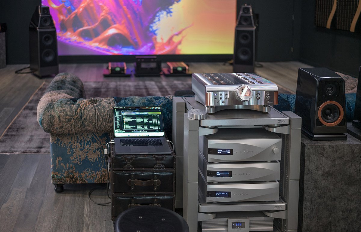 dCSonlythemusic's tweet photo. The #dCSVivaldi Stack featured in a world-class system set up by #IconLuxurySound at their recent #Houston event, alongside @dagostino_amps Momentum Pre and Momentum M400 amplifiers & @WilsonAudio Alexia V’s.
https://t.co/Y7DYxnHkZu https://t.co/nR5ZLWzdLa