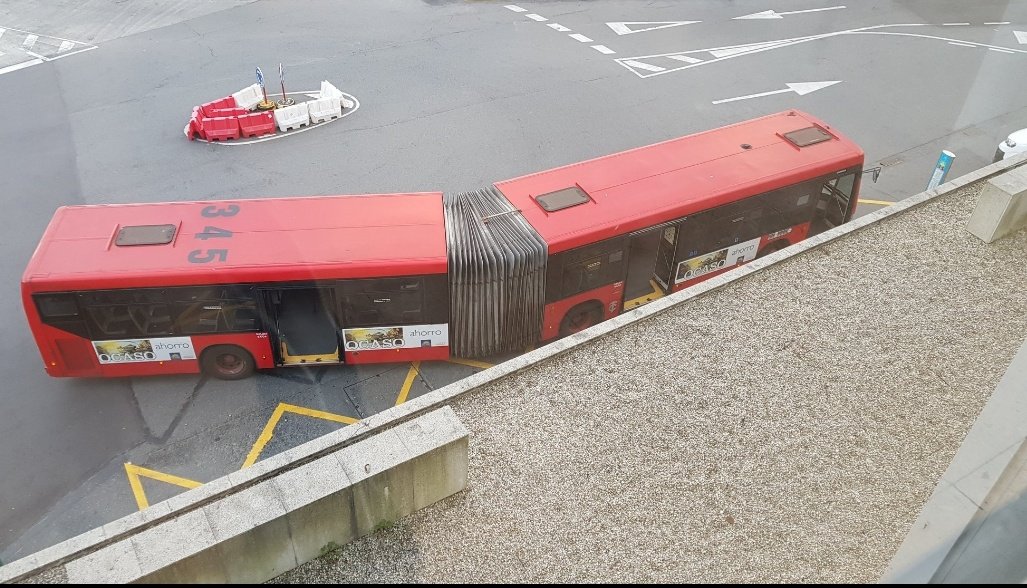 BlogBusurbano's tweet photo. @htejon @TranviasCoruna @Xunta Consulta/dúbida:
¿A quen corresponde "o deseño" da #Par059 do #CHUAC?
Vese que quizáis non é a disposición ideal, tendo en conta que é un Hospital (sen #ParadadasAccesibles reais!):
Aí non acode xente con dificultades de mobilidade, sillas de rodas, etc.?
https://t.co/trrNW3QJqK https://t.co/z6T8YHK798
